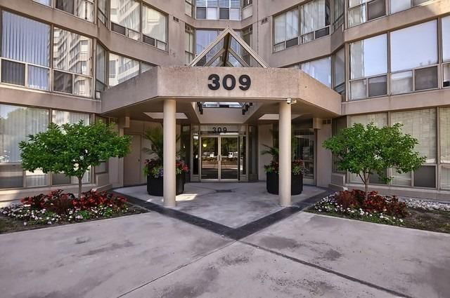 812 - 309 Major Mackenzie Drive