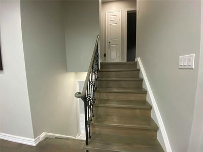 12 Sherwood Forest Dr, Markham - Bullock image-0-4