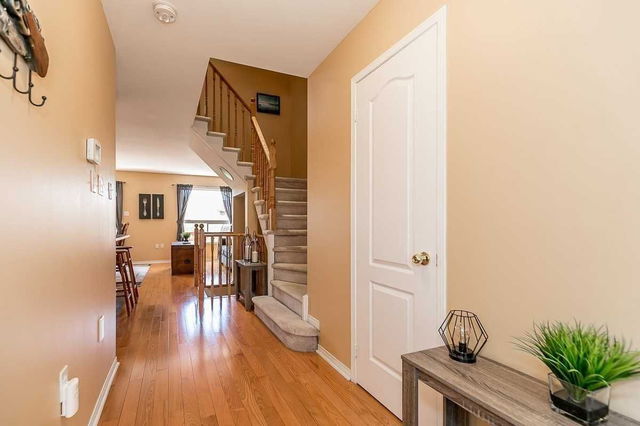 54 Henderson Crescent