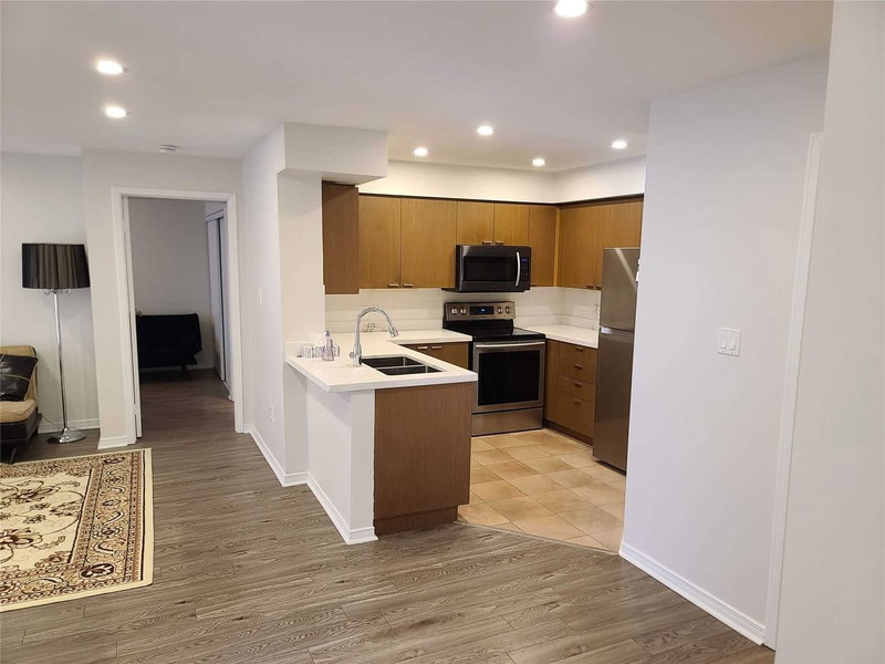 821 - 75 Weldrick Rd E, Richmond Hill, L4C 0H9 | Image 2