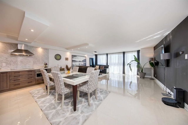 1712 - 8111 Yonge Street