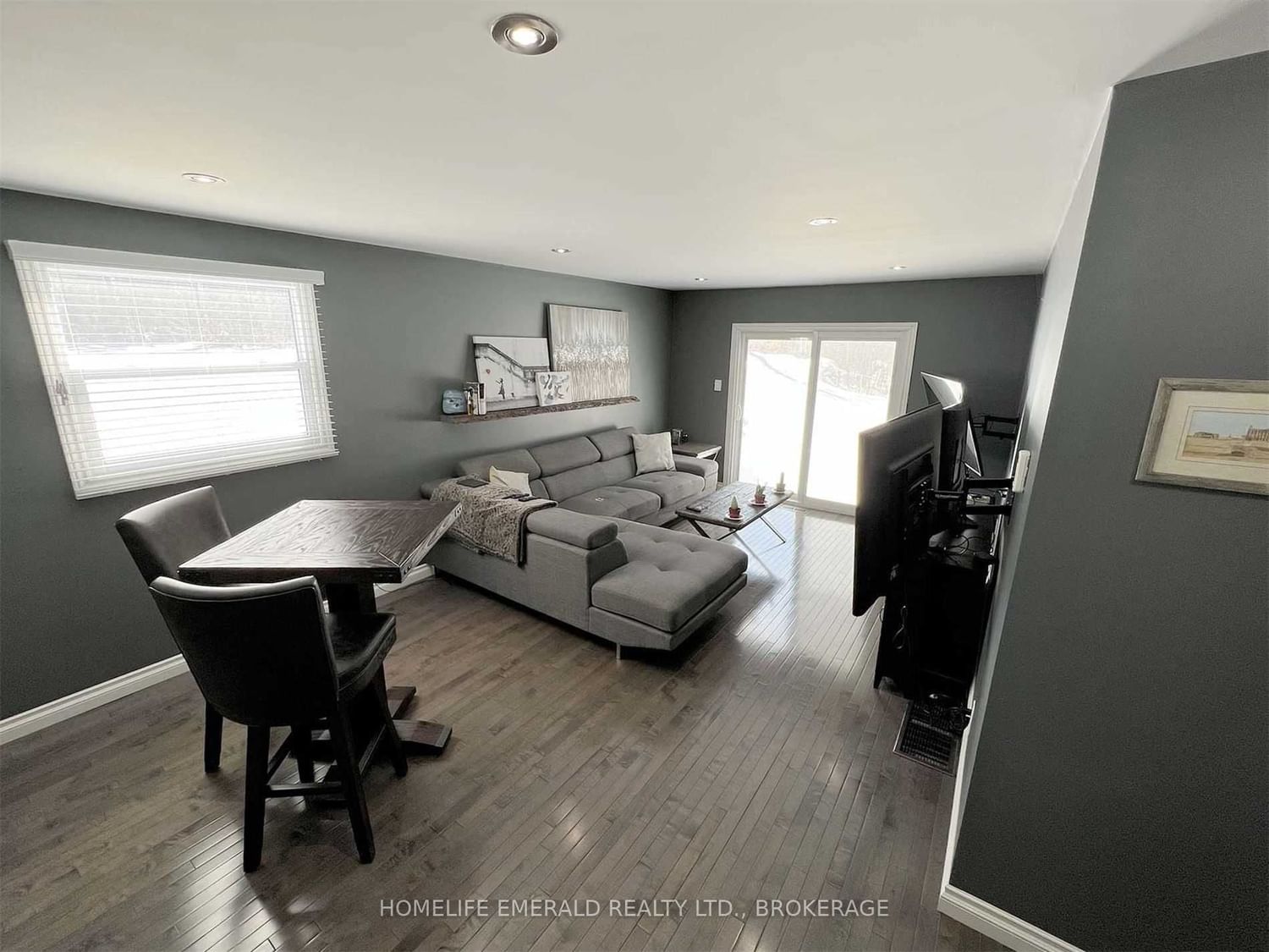 Listing Image 16