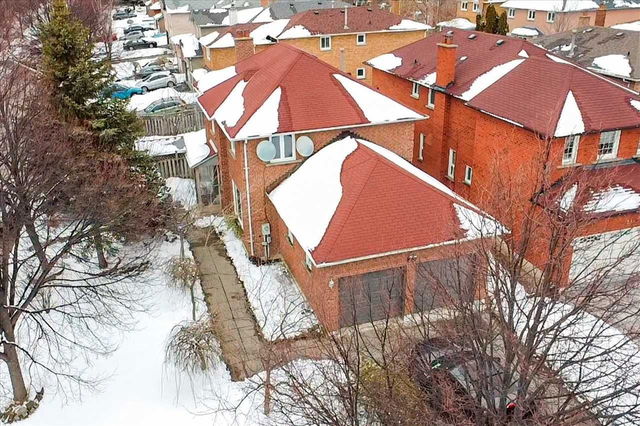 25 Berwick Crescent