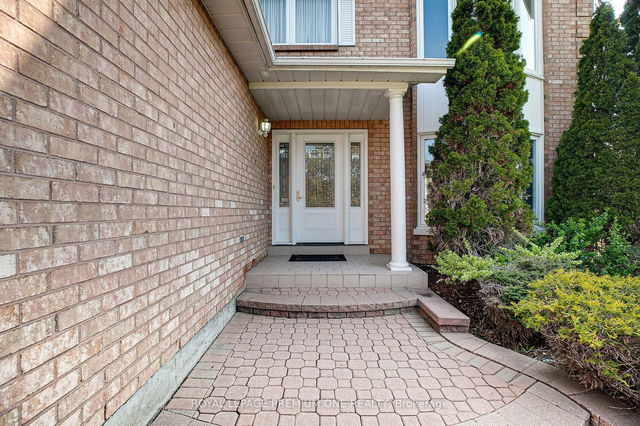 120 Waterside Crescent