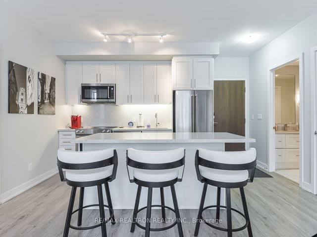 D411 - 333 Sea Ray Avenue