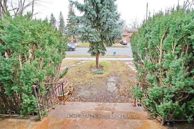 76 Steeles Avenue