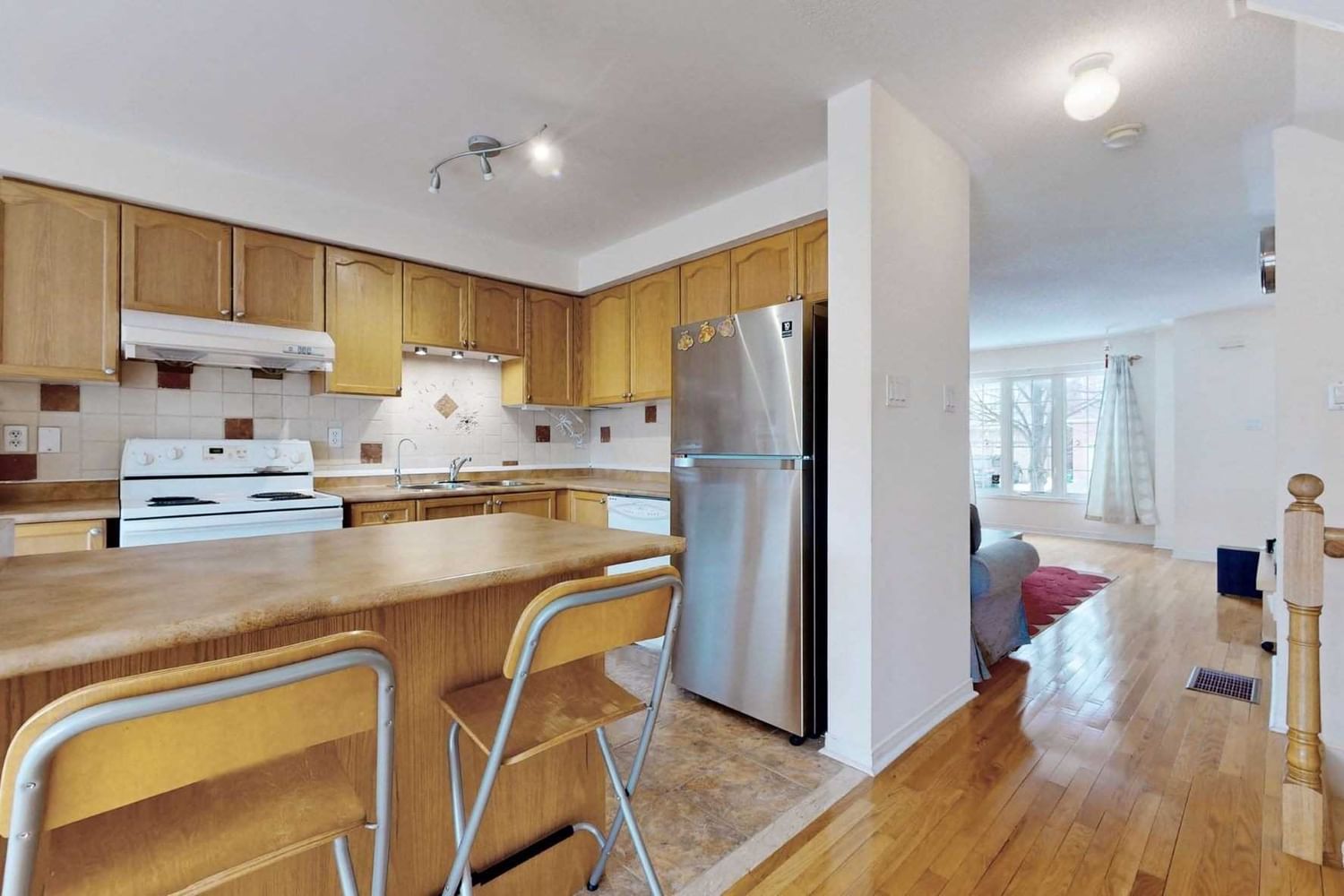 Listing Image 7