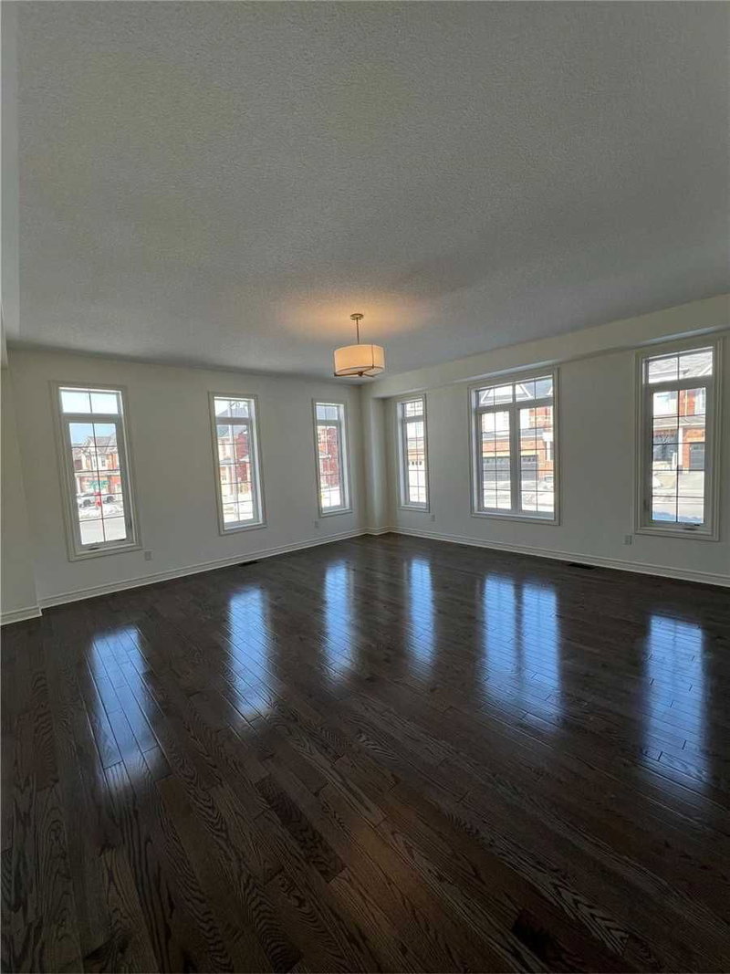 35 Clarinet Lane, Whitchurch-Stouffville, L4A 0N8 | Image 2