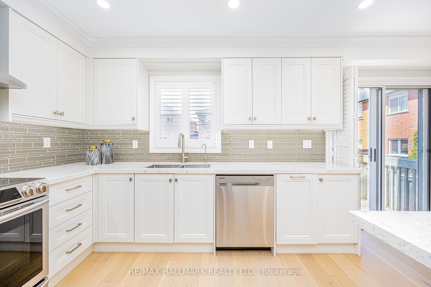 Listing Image 15
