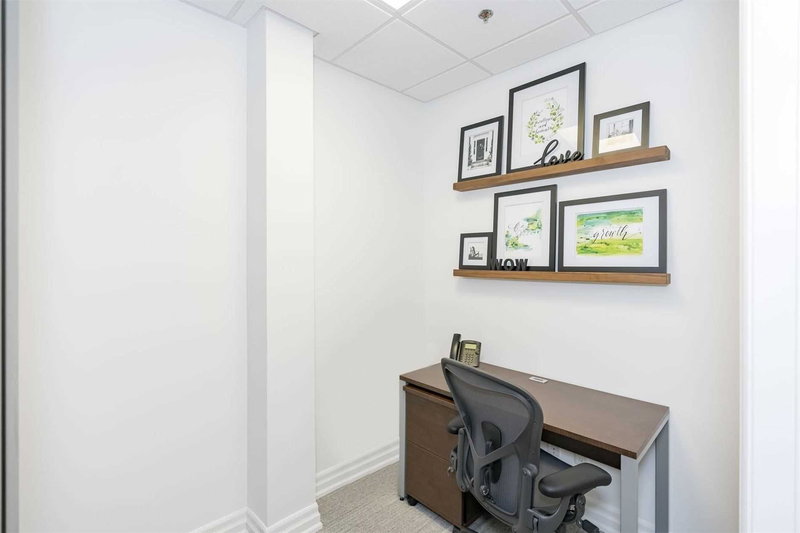 25 - 16945 Leslie St, Newmarket, L3Y 9A2 | Image 3