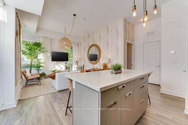 119 - 317 Broward Way