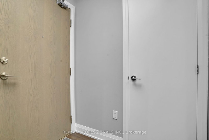 117 - 4800 Highway 7 Ave, Vaughan, L4L 7H8 | Image 3