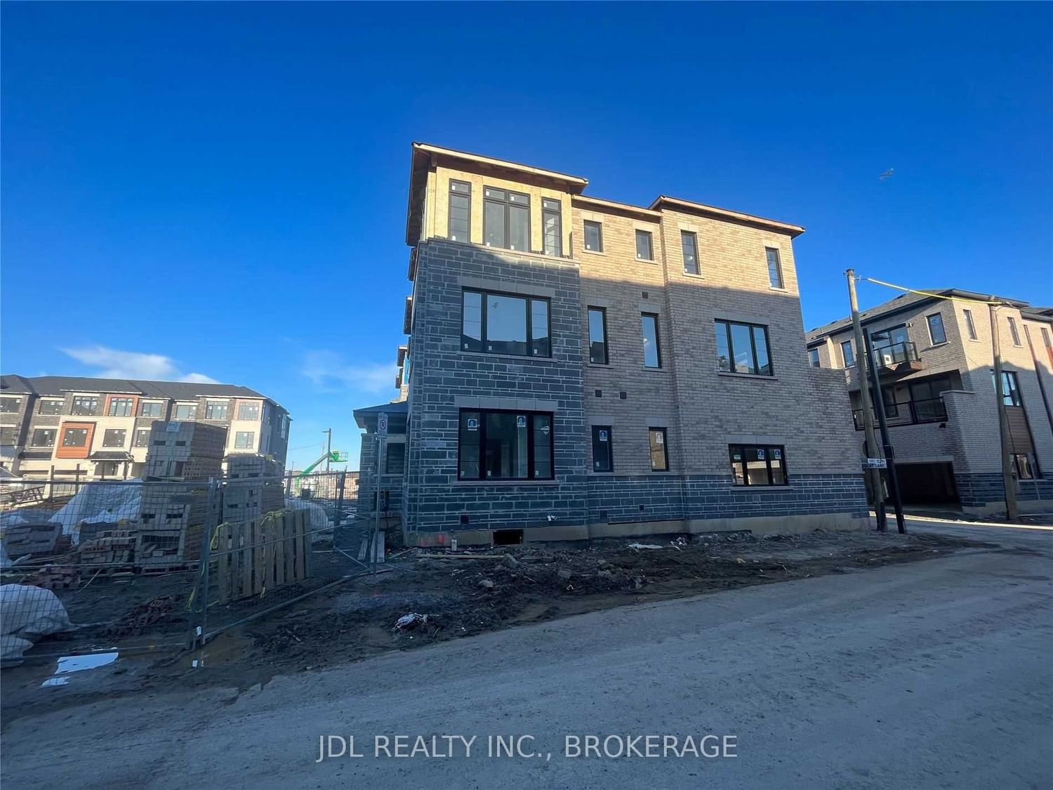 Listing Image 6