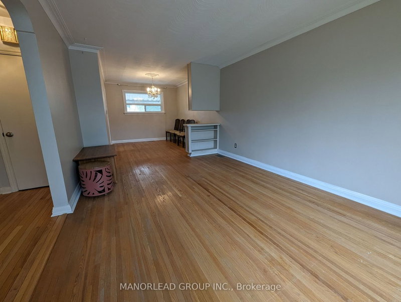 438 Centre St E, Richmond Hill, L4C 1B7 | Image 3