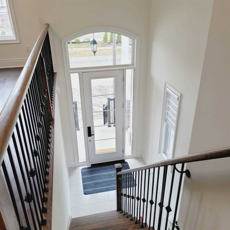 329 Swan Park Rd, Markham, L6E 0H5 | Image 2