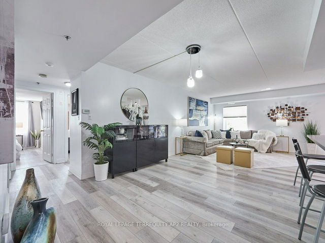 206 - 7428 Markham Road
