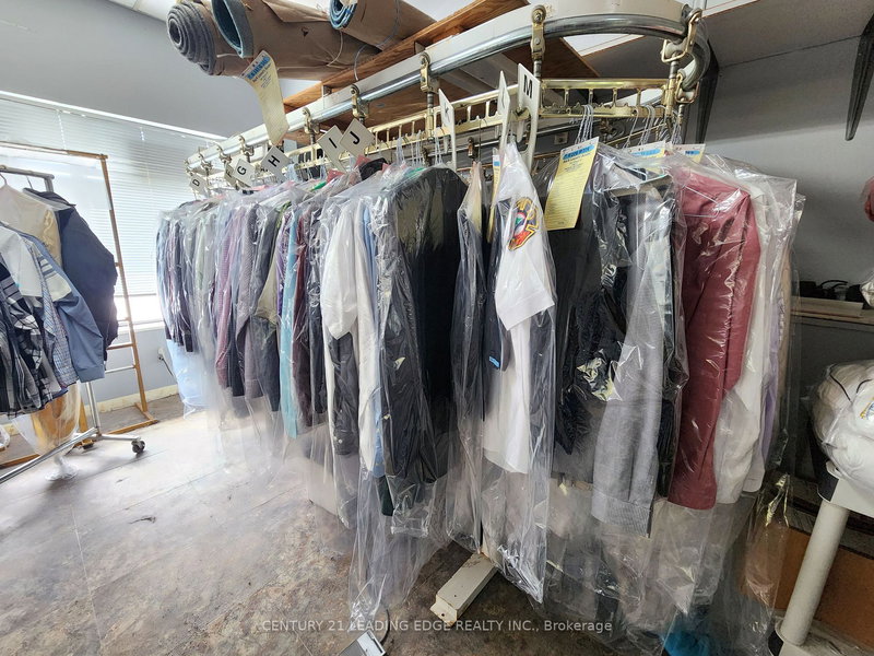 3 - 190 Simcoe Ave, Georgina, L4P 2H7 | Image 3