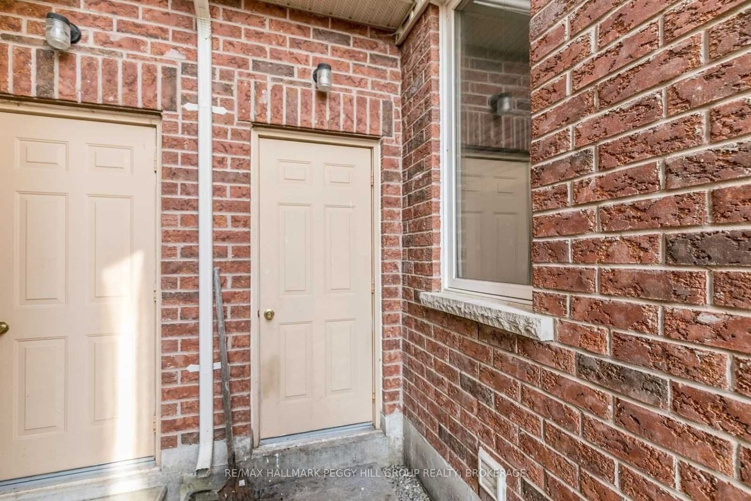 Townhouse sold at 101 Collier Crescent, Essa, Angus, L0M 1B5 - MLS: N5996285