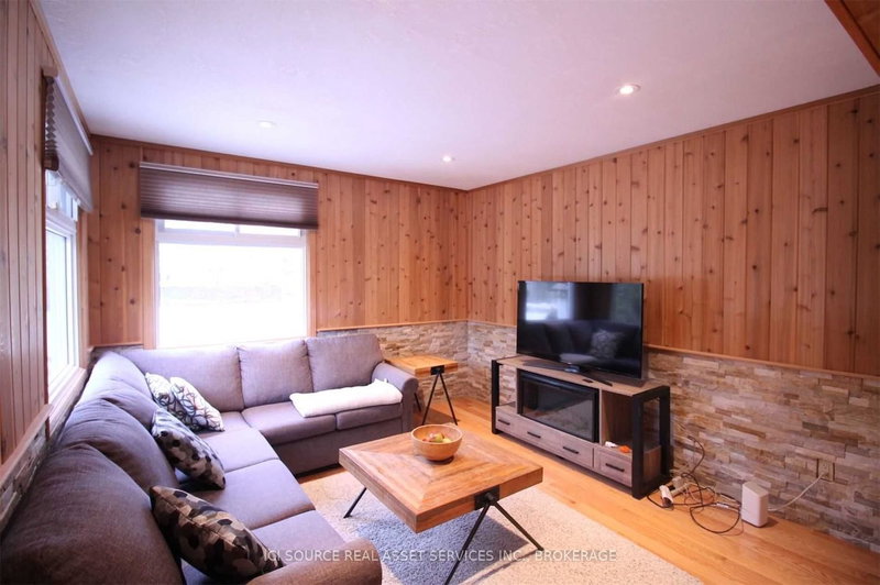 3909 Richview Rd, Innisfil, L9S 2L7 | Image 2