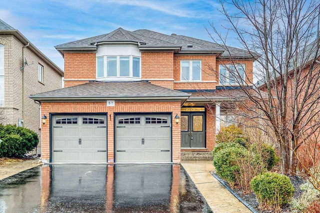 57 Wolf Trail Crescent