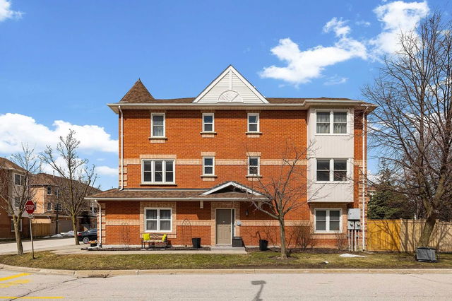 23 Tova Place