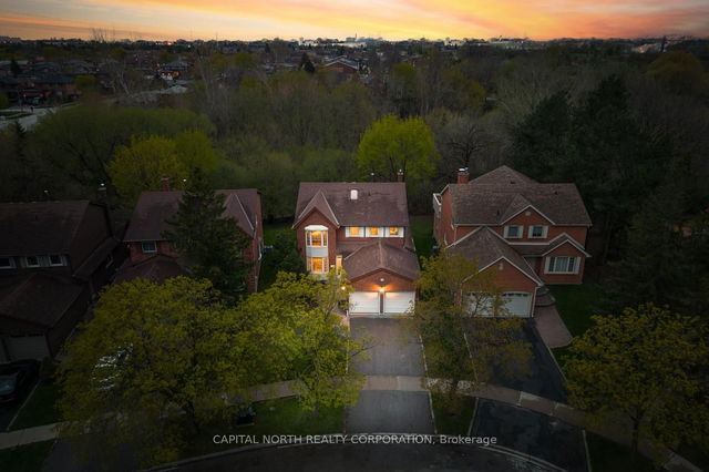 12 Oakmount Crescent