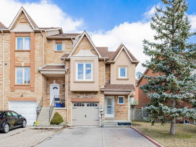 221 Kelso Crescent