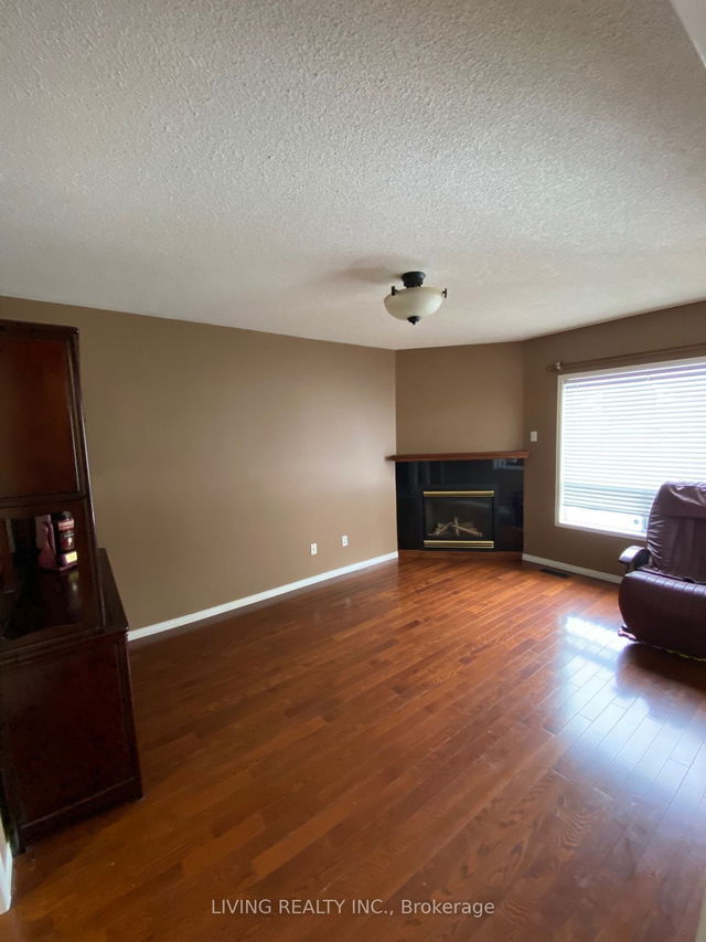 458 Menczel Crescent