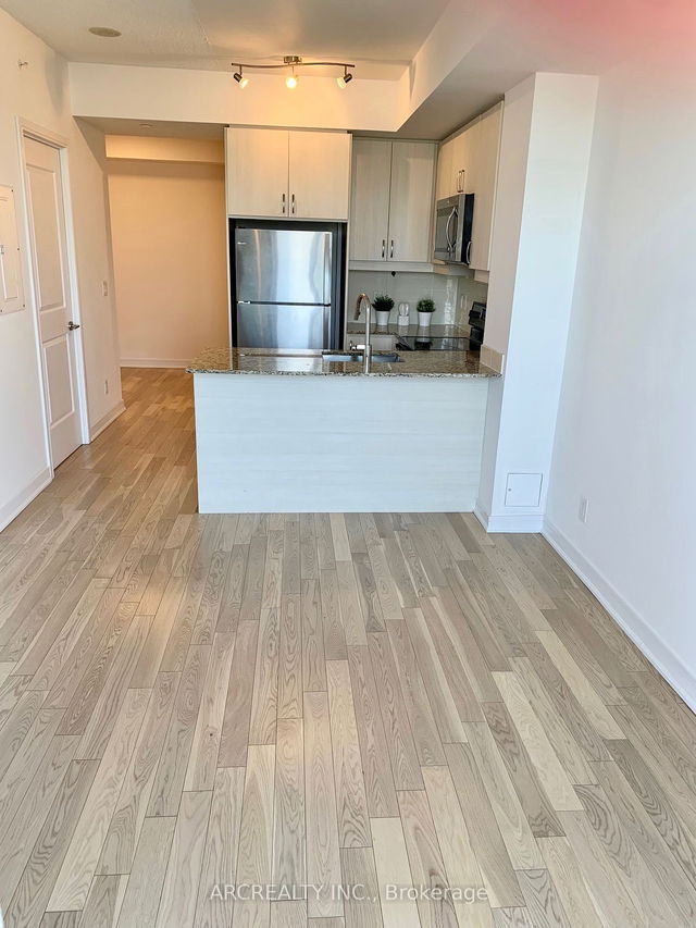 1014 - 9205 YONGE Street