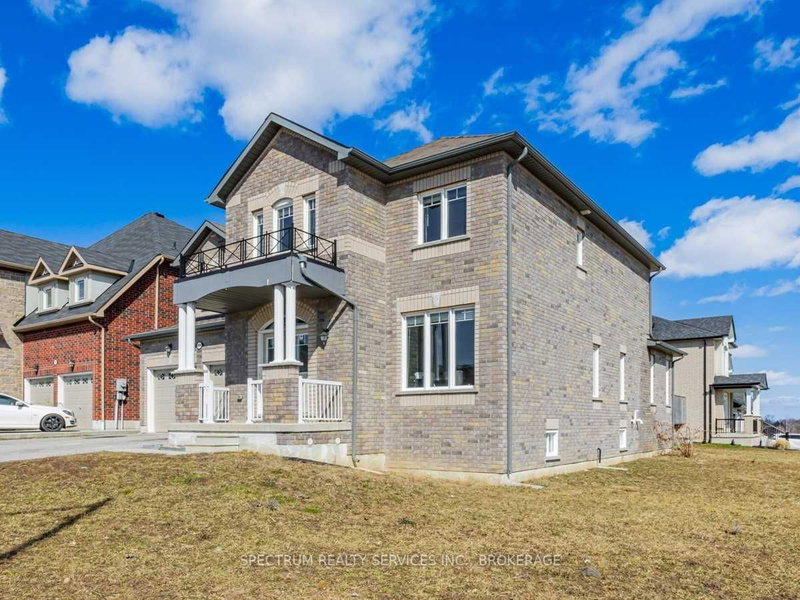 1949 Jans Blvd, Innisfil, L9S 5A5 | Image 2