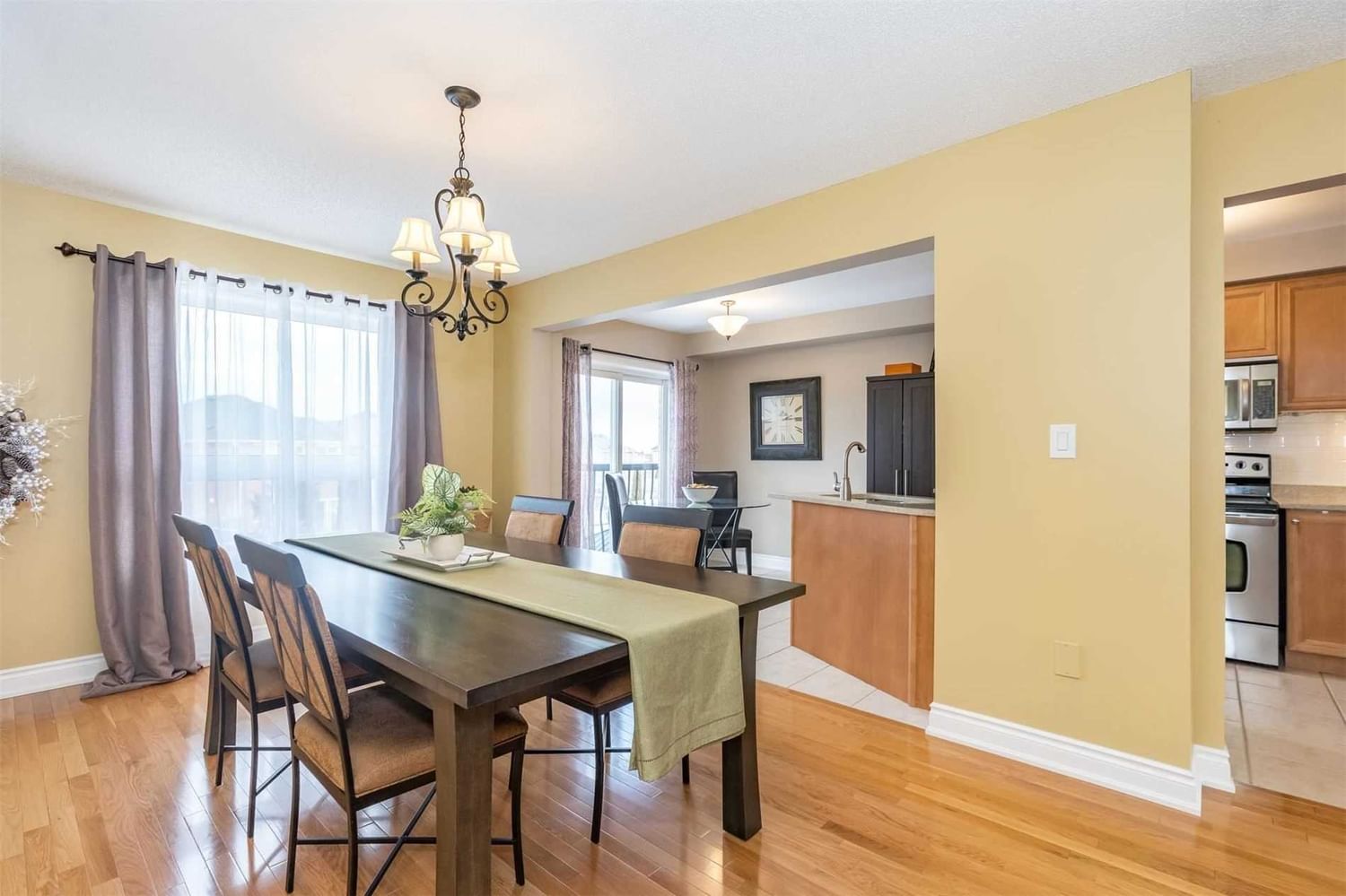 Listing Image 12