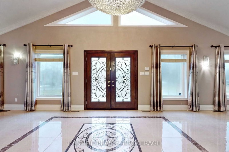 8 Ridgewood Dr, Richmond Hill, L4E 3M1 | Image 3