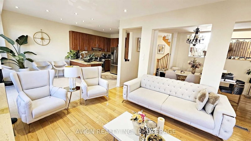 33 Brockdale St, Richmond Hill, L4E 4W1 | Image 3