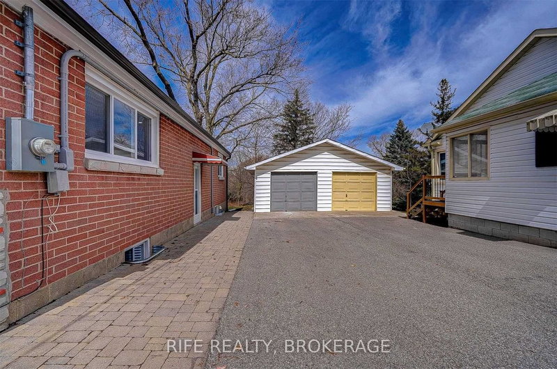 735 Srigley St, Newmarket, L3Y 1X6 | Image 3