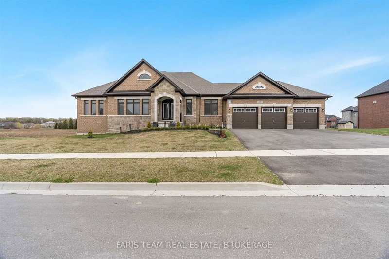 22 Stewart Cres, Essa, L0L 2N0 | Image 2