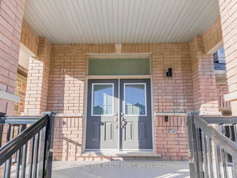 112 Connell Dr, Georgina, L4P 0K3 | Image 2