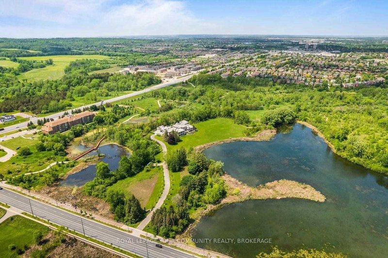 130 St. John's Sdrd E, Aurora, L4G 0M6 | Image 2