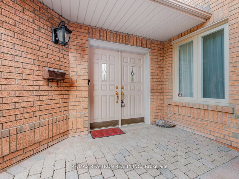 47 Edenbridge Dr, Vaughan, L4J 7V1 | Image 2