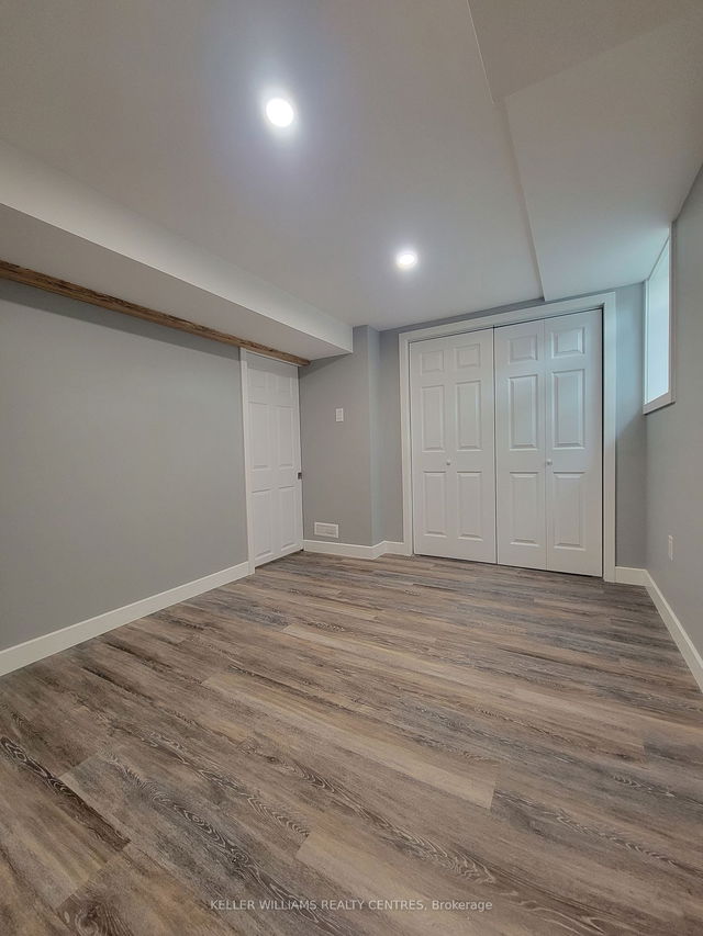 Lower - 977 Ferndale Crescent