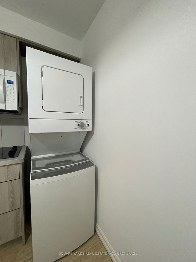 Rm+Kit - 168 BRAMMAR Street
