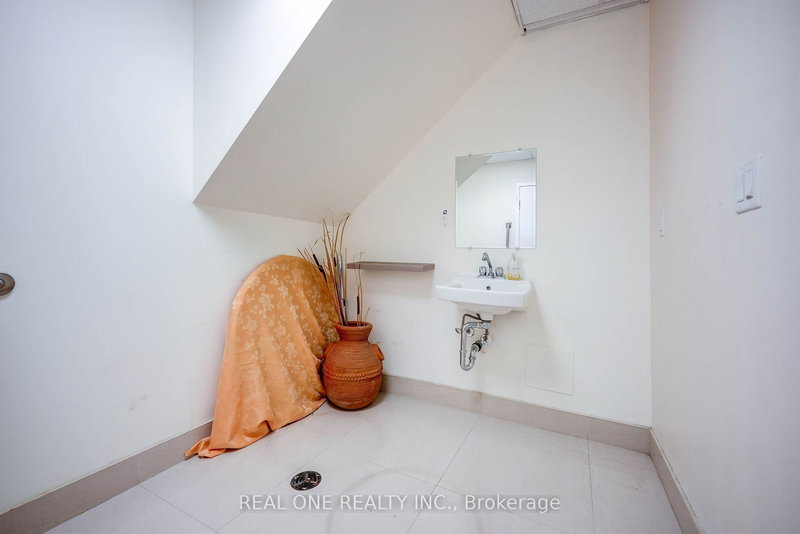 110 - 40 New Delhi Dr, Markham, L3S 0B5 | Image 3