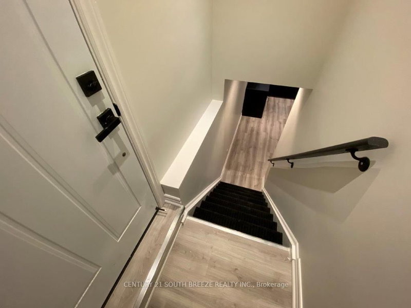 75 Rockwood Cres, Vaughan, L4J 7T2 | Image 2