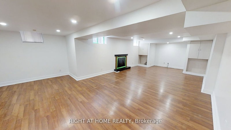 Bsmt - 31 Northgate Cres, Richmond Hill, L4B 2K8 | Image 2