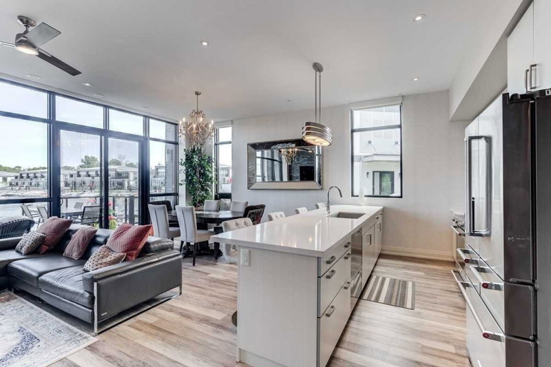 3711 Riva Ave, Innisfil, L9S 0L5 | Image 2