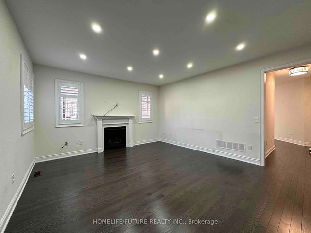 21 Ladder Crescent
