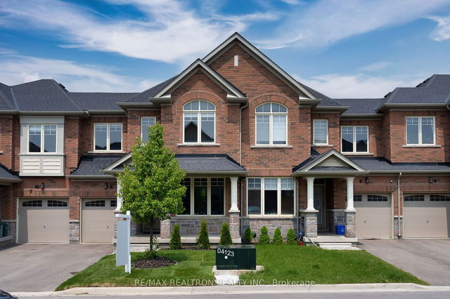 8 Frederick Pearson Street