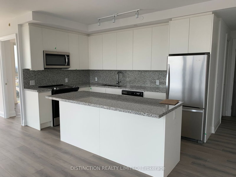 1005 - 10 Gatineau Dr W, Vaughan, L4J 0L2 | Image 2