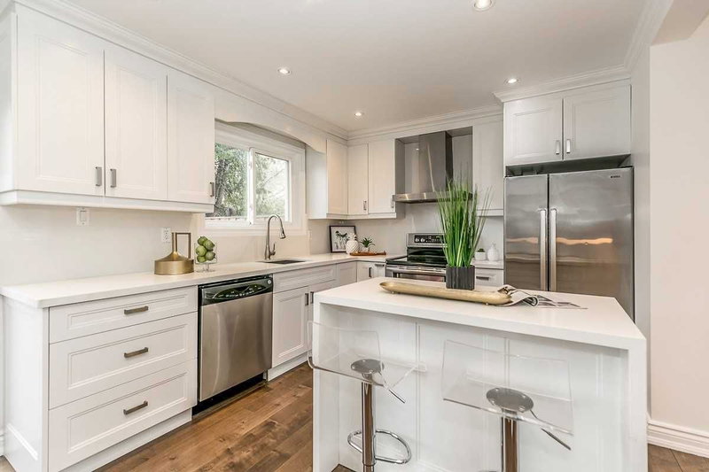 789 Elgin St, Newmarket, L3Y 3B9 | Image 2