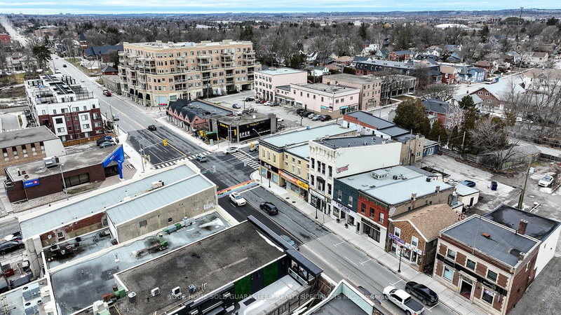 15231 Yonge St, Aurora, L4G 1L8 | Image 3