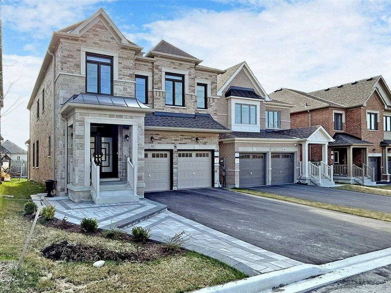 39 Tesla Cres, East Gwillimbury, L9N 0T3 | Image 2